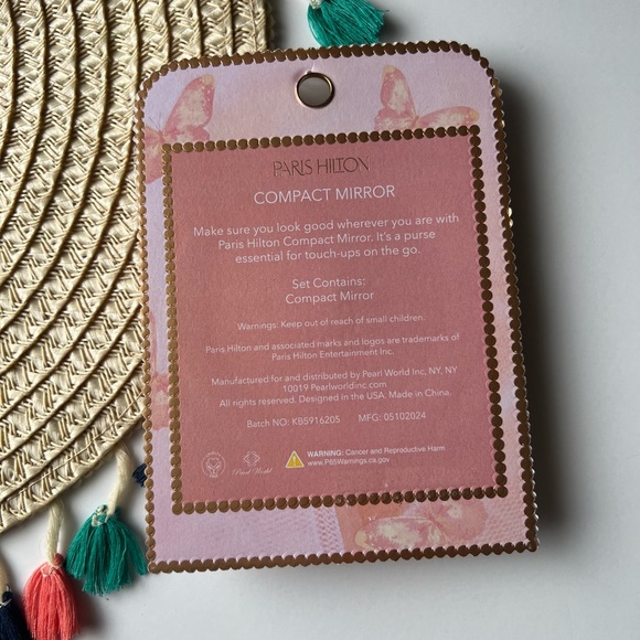 Paris Hilton Rhinestone Heart Compact Mirror Pink NEW - Picture 3 of 3